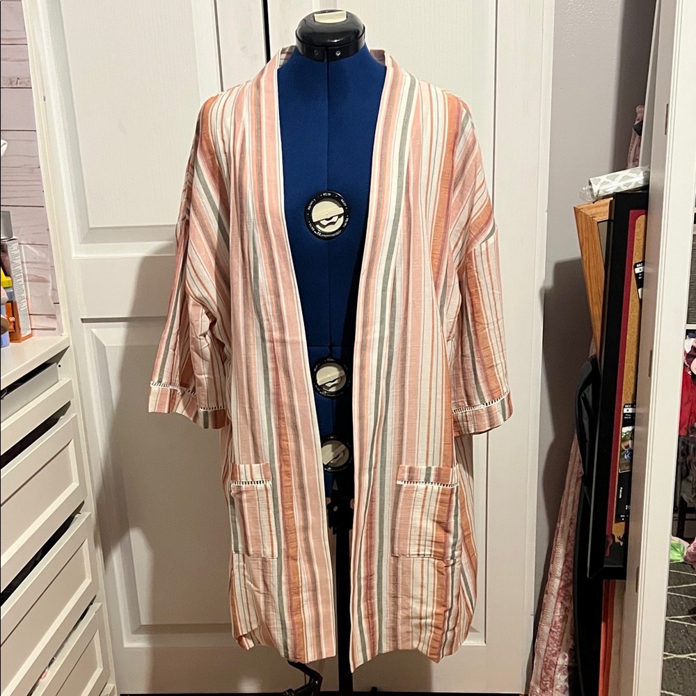 Hummingbird Peach and Cream Striped Cape